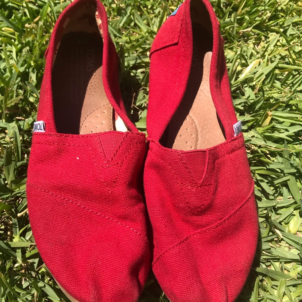 Red Toms Slip-On shoes